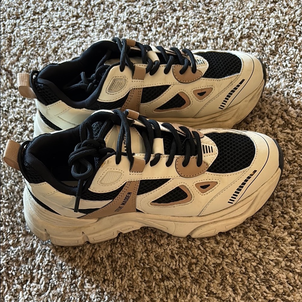 Steve Madden Black and Cream Athletic Sneakers